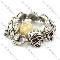 Big 8 Skull Bracelet in Stainless Steel -b000996