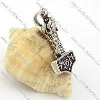 Casting Wolf Hammer Pendant -p001093