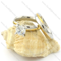 Elegant Weddig Ring in Stainless Steel Metal -r000938