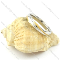 Elegant Weddig Ring in Stainless Steel Metal -r000940