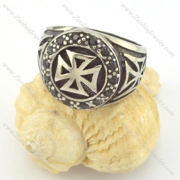 The black cross ring r001403