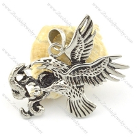 A hawk snake pendant p001496