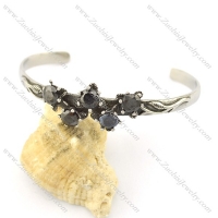 black zircon flower bangle b002301