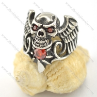 wing skull ring with red eye crystals r001606