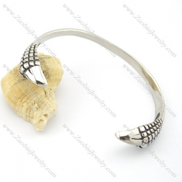 2 sharp claws on both ends of steel bangle b002513