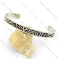 embossment petals bangle b002528