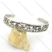 engraved flower bangle b002535