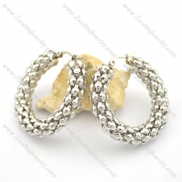 8mm wide popcorn shaped earring e000921