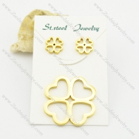 gold plating four-leaf clover pendant and earring set s000931