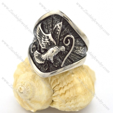 casting ring with a bird on it r001997