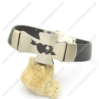 The Arrow Of Love Cross Rubber Bracelet b002981