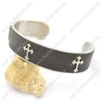 3 Crosses Leather Bangle b003000