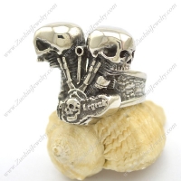 Skull Heads Engine Ring r002449