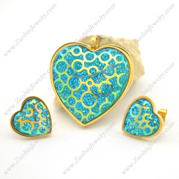 Emerald Green Heart Pendant and Earring Set in Gold Finishing s001032