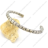 28 Dices Bangle b003107