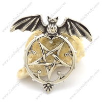 Small Bat Grasping Pentacle Pendant p002502