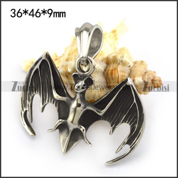 Casting Bat Pendant p004433