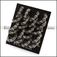 Multi Skulls Earring e001247