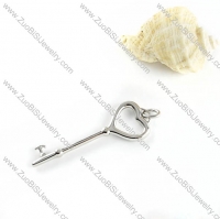 Silver Tone Key Stainless Steel Pendant in Heart shaped - p000113