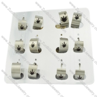attractive 316L Cutting Earring with laser maple for Ladies - e000331