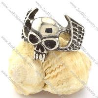Flying Vampire Skull Ring with 2 Wings in Stainless Steel -r000737