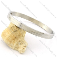 Good-looking Noncorrosive Steel stamping bangle -b001435