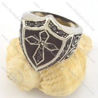 The cross on the shield ring r001402