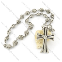 stainless steel necklace with cross pendant n000486