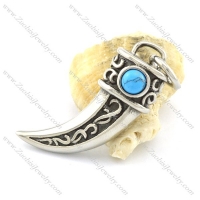 turquoise stone wolf tooth pendant p001355