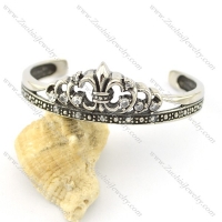 crown shaped bangle with crystals b002296