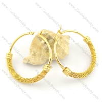 6mm wide gold clip on earrings e000873