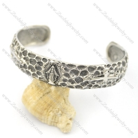 wide rough bangle with middle of Juggernaut b002502