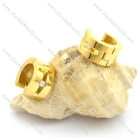 7mm wide gold plated earrings e000917